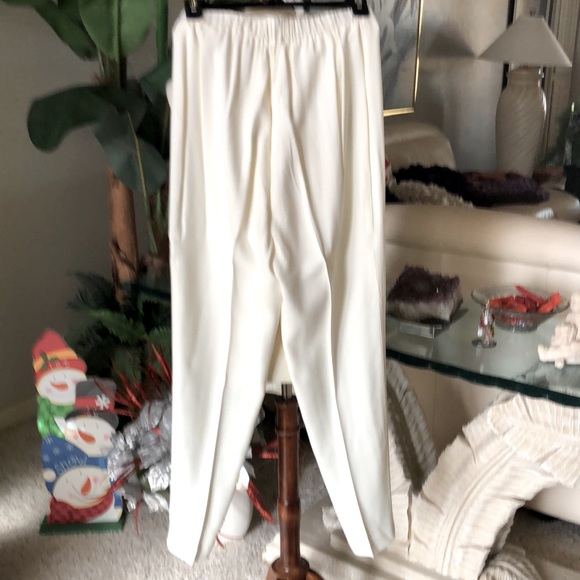 SZ 6 JULIAN TAYLOR 2 PIECE PANT SUIT BLACK W/ PALE CREAM  EXCELLENT CONDITION - Picture 8 of 9